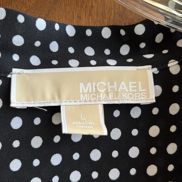 Michael Kors black & white dot Blouse - Picture 2 of 5